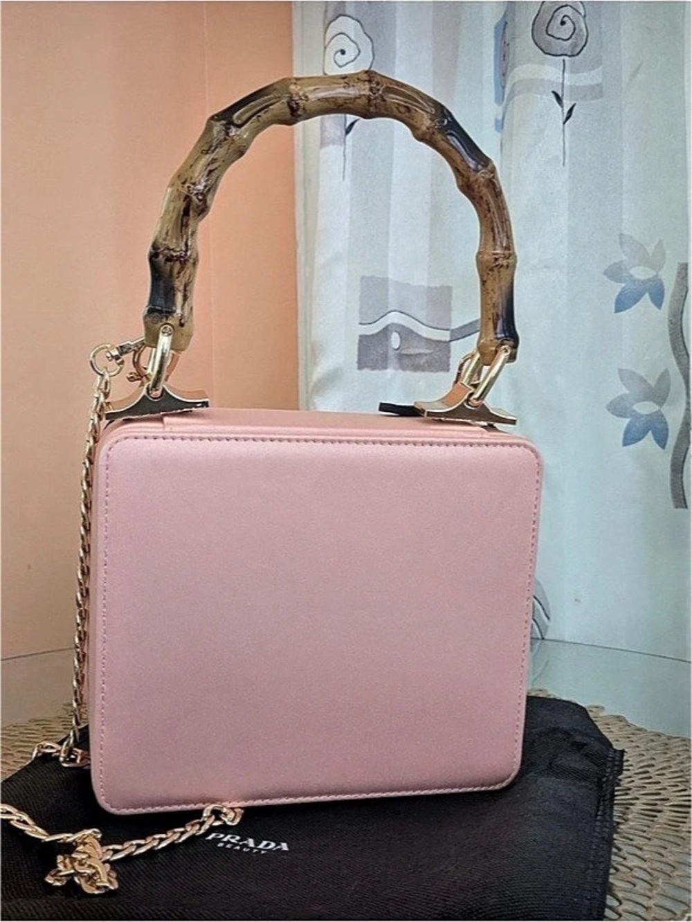 Prada - Picture 7 of 9